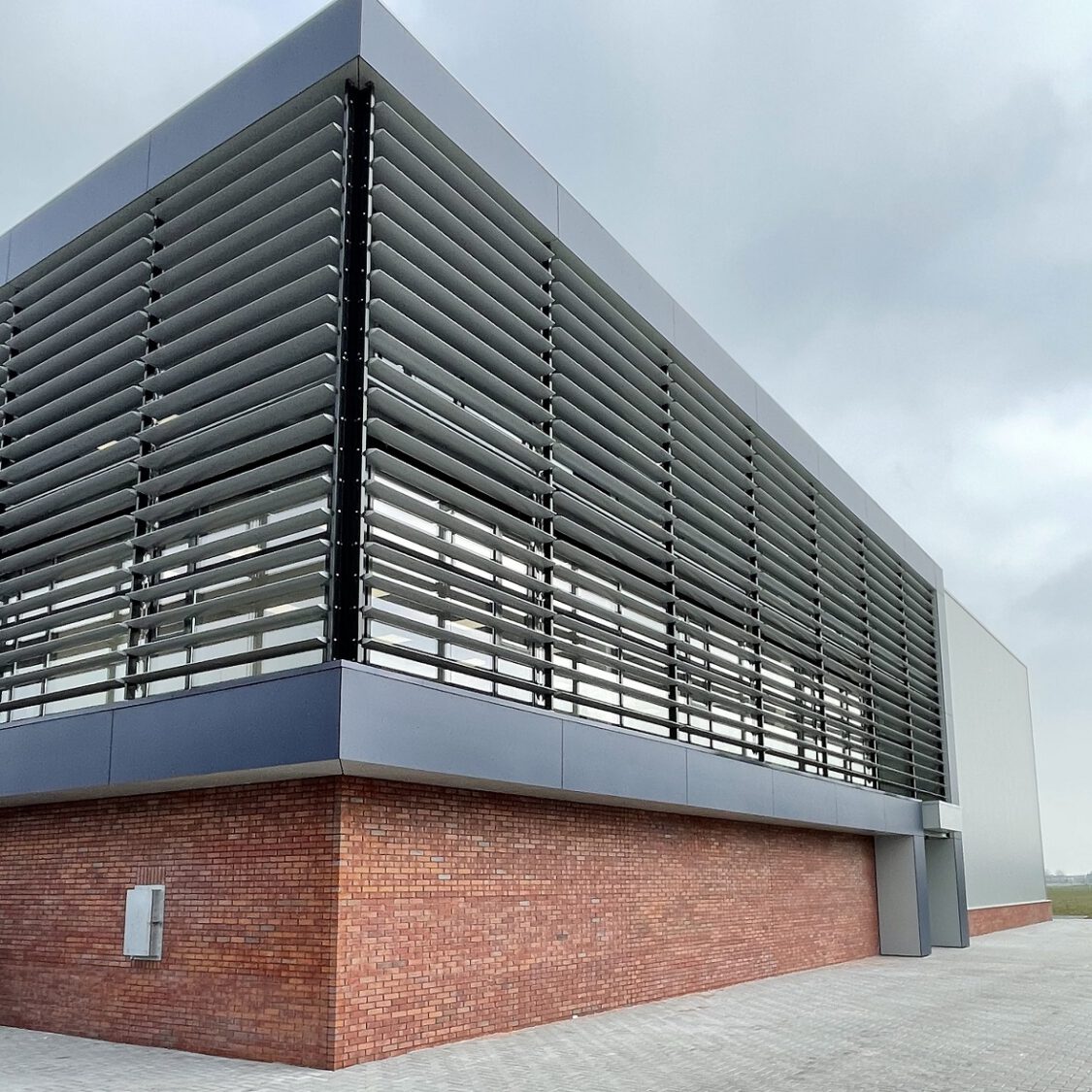 Fins Installation Building Fins – Building Elegance